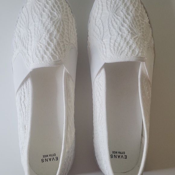 Evans Shoes - White Lace Slip-On Flats for Women